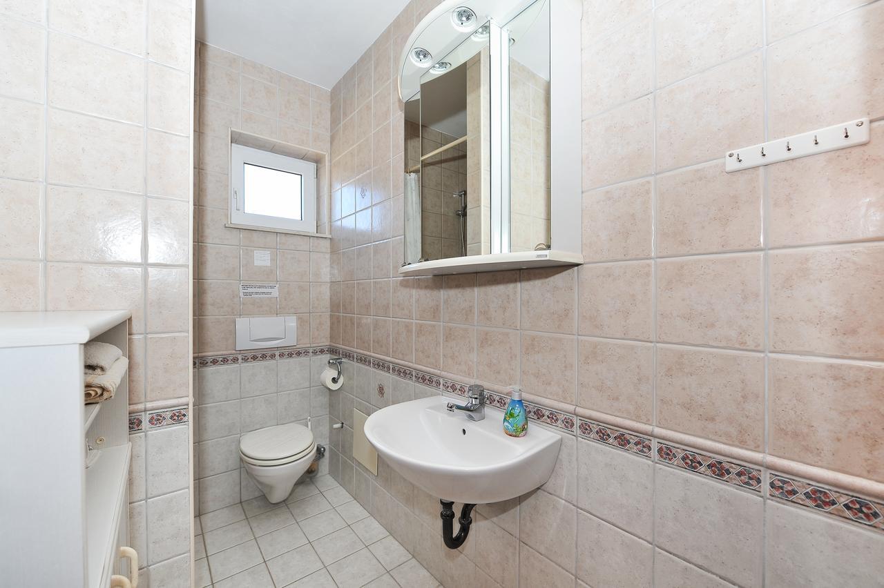 Apartment Bozena Nin Exteriör bild